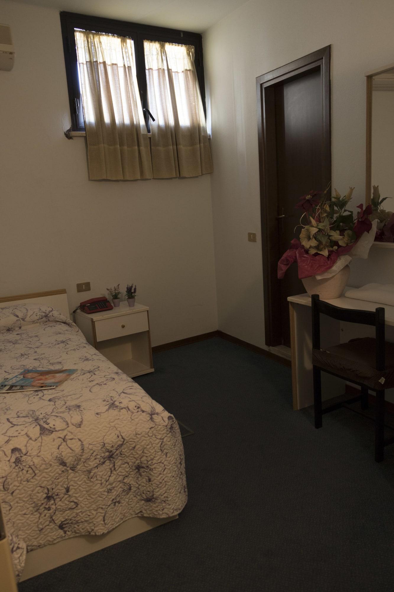 Hotel Primavera Десенцано дел Гарда Екстериор снимка
