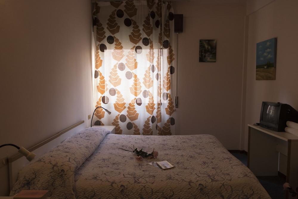 Hotel Primavera Десенцано дел Гарда Екстериор снимка