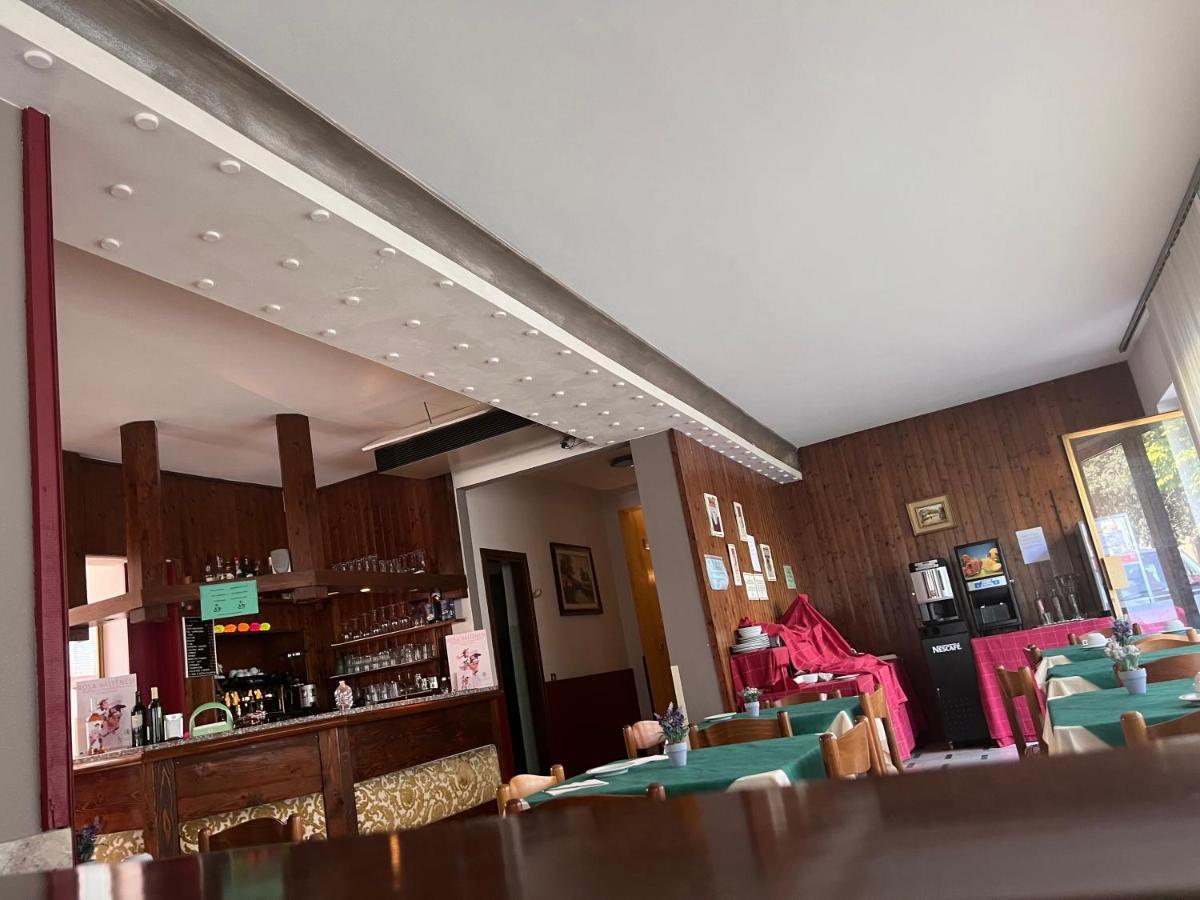 Hotel Primavera Десенцано дел Гарда Екстериор снимка
